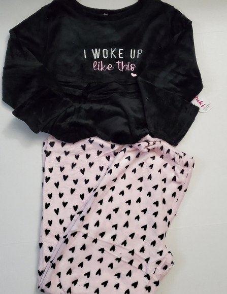 Hearts Pajamas Set NEW Small & Medium Available - Picture 2 of 7